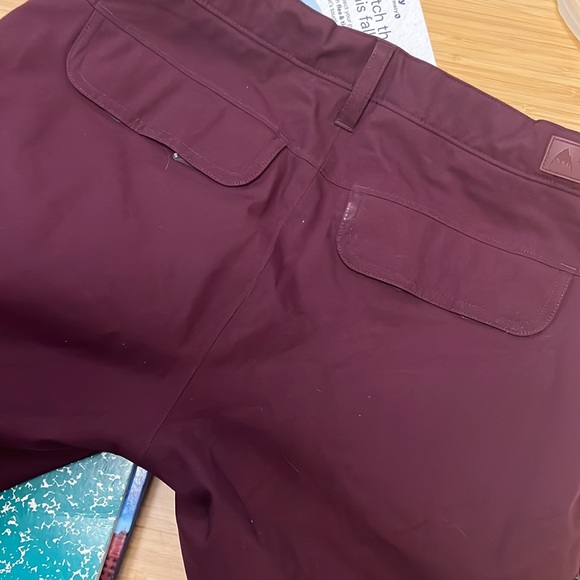 Women’s size medium burton ski pant - Picture 3 of 3